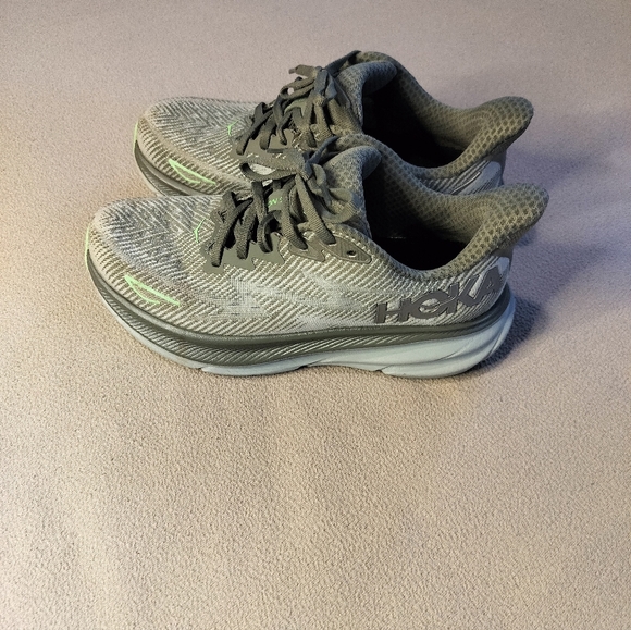 Hoka Clifton 9 Womens Gray and Green Running Shoes Sz 7B. - Picture 2 of 16